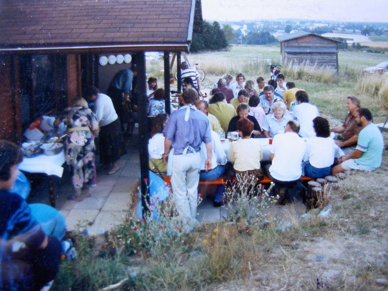 Hat Tradition: das Sommerfest der Flugsportgruppe. Jedes Jahr wird gefeiert. Hier ein Schnappschuss aus dem Jahr 1990.